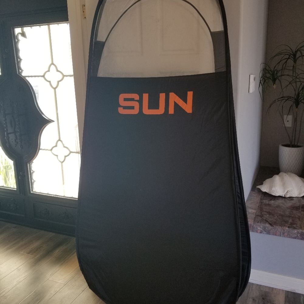 Spray tan tent